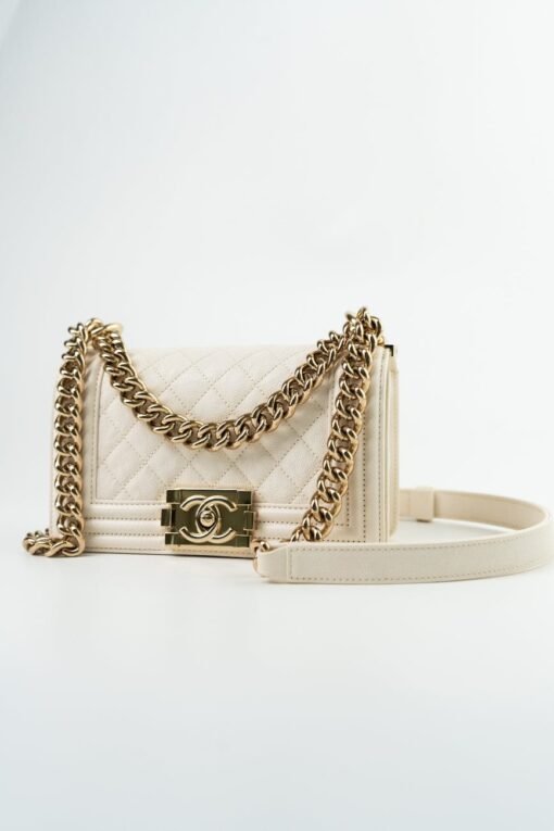 CHANEL WHITE CAVIAR QUILTED LEBOY